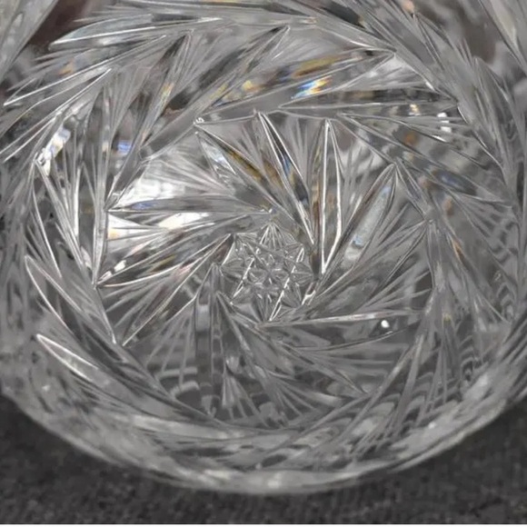 Pinwheel Crystal Bowl In
Crystal Contemporary Glass - Picture 2 of 5